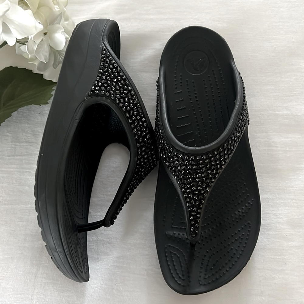 Crocs Platform Beaded Thong Sandal Sz 9